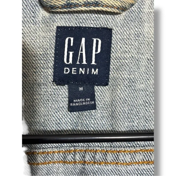 GAP Blue Light Wash Denim Slim Fit Button Front Closure Jacket With Four Pockets - Picture 12 of 16